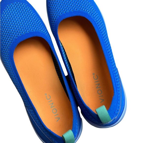 Vionic
Kallie Knit Slip-Ons Azure blue size 8 - Picture 2 of 9